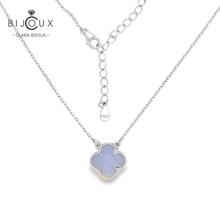 Родирано сребърно колие с естествен халцедон във форма на детелинка Clara Bijoux