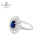 Елегантен сребърен пръстен с тъмносин камък и бели CZ Clara Bijoux – страничен изглед