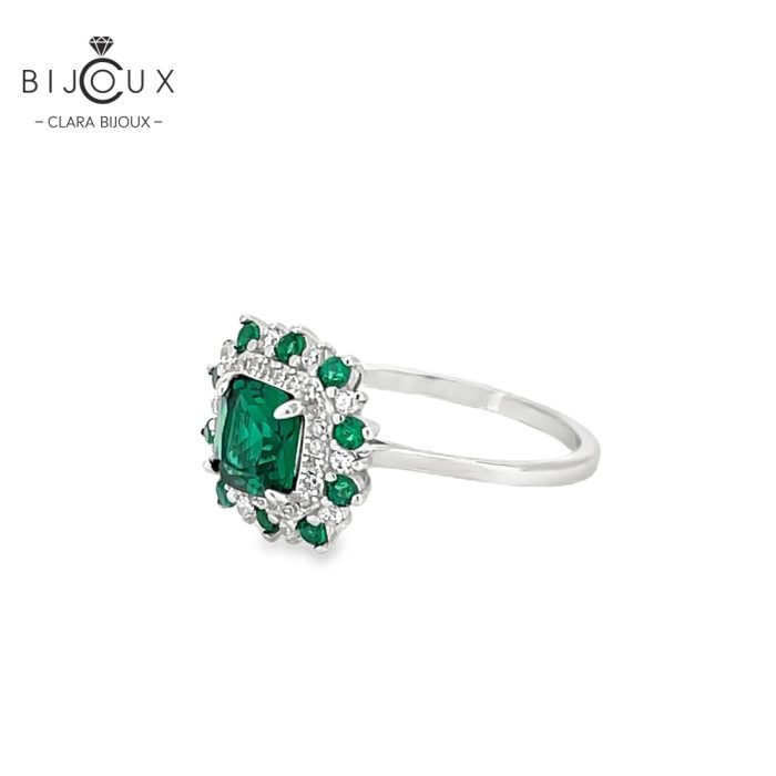 Бутиков сребърен пръстен с тъмнозелен централен камък и бели CZ Clara Bijoux – страничен изглед