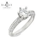 фронтален изглед на елегантен сребърен пръстен с мойсанит 1ct