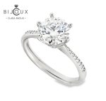 бутиков дамски пръстен с голям мойсанит