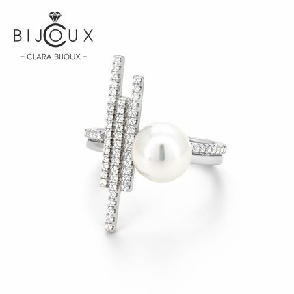 Сребърен пръстен с перла и бели CZ камъни