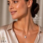 Дама със сребърно колие с мойсанит 3ct Clara Bijoux