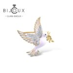 Бутикова брошка гълъб Clara Bijoux със символичен дизайн