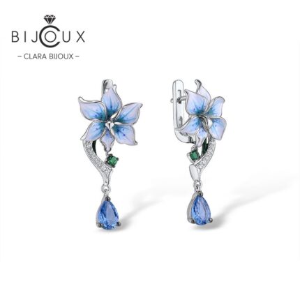 Бутикови сребърни обеци Azure Bloom със сини кристали, бял цирконий, цветен емайл и родиево покритие – Clara Bijoux