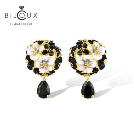 Бутикови позлатени сребърни обеци Noir Blossom с флорални мотиви и висящ черен шпинел – Clara Bijoux